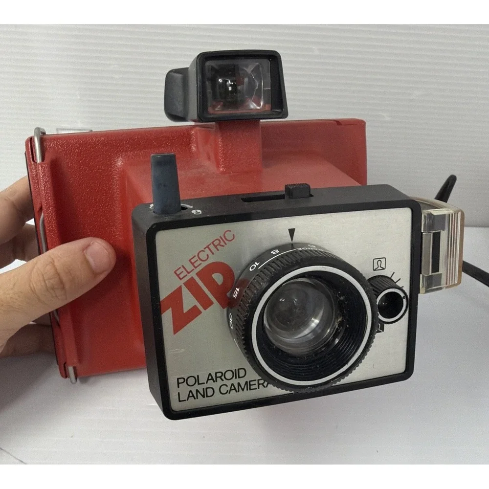 Vintage Electric Zip Polaroid Land Camera: Red Color: Untested!